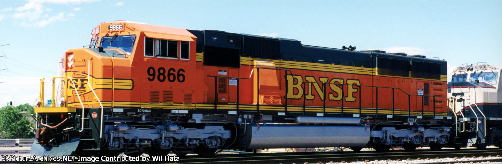 BNSF SD70MAC 9866